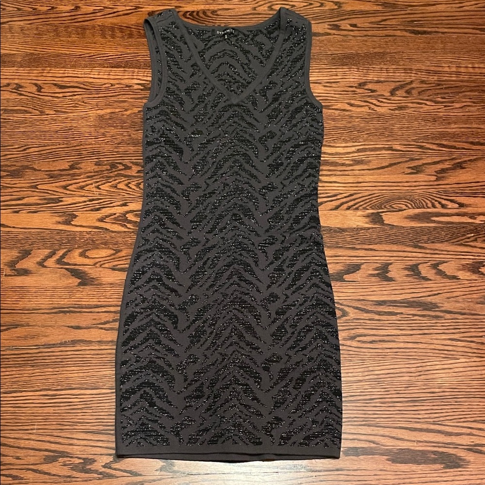Dynamite size m women’s knit vneck grey Black Sleeveless Dress
